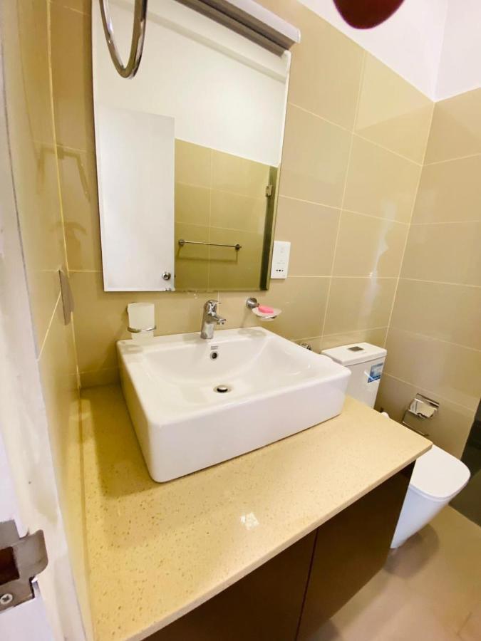 Ocean Breeze - Udaya Luxury Apartments Негомбо Экстерьер фото
